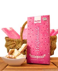 Weißolade (Weiße Joghurt-Erdbeer-Schokolade mit Xylit gesüßt), Xucker, 100g Weißolade (Weiße Joghurt-Erdbeer-Schokolade mit Xylit gesüßt), Xucker, 100g