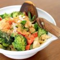 Low Carb Rezept | Asiatisches Kokos-Gemüse mit Hähnchenbrust