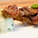 Low Carb Rezept | Marinierte Rinderspieße mit Blumenkohlpüree