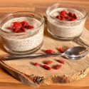 Low Carb Rezept | Kokos-Chia-Pudding mit Goji-Beeren