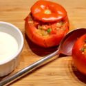 Low Carb Rezept | Gefüllte Tomaten mit Joghurt-Dip