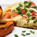 Low Carb Rezept | Kürbisspalten mit Tomaten-Camembert-Schaumomelette