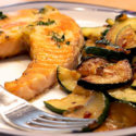 Low Carb Rezept | Lachssteaks an Zucchinigemüse