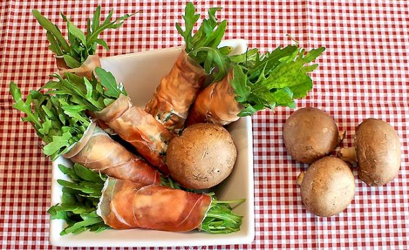 Low Carb Rezept | Rucola-Serrano-Röllchen