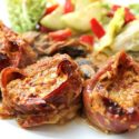 Low Carb Rezept | Schweinefilet im Schinkenmantel mit Champignons