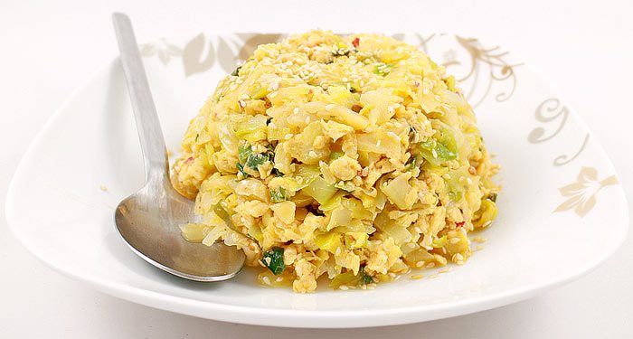 Low Carb Rezept | Gebratener Spitzkohl mit Ei (indonesisch)