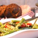 Low Carb Beilage - Bohnengemüse mit Tomaten und Mandelblättchen