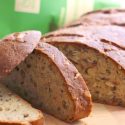 Low Carb Brot mit Hanfmehl und Nuss- & Saatenmischung