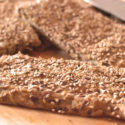 Einfaches Low Carb Knäckebrot mit Goldleinmehl