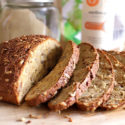Low Carb Walnuss-Sonnenbrot mit Kruste