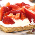 Low Carb Erdbeer-Sahne-Blechkuchen